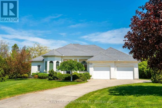 Exterior of 4266 Bluepoint Drive property in Sarnia